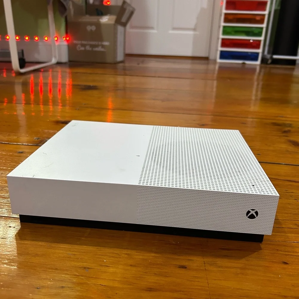 White Xbox Console + Controller
